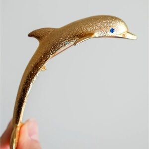 Vintage Charming Jumping Gold Dolphin Shoulder Pin Brooch